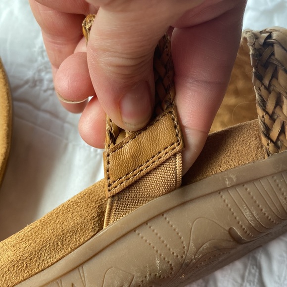 BARETRAPS COGNAC BRAIDED COMFY THONG SLIP ONS 8 1/2 M - Picture 8 of 8